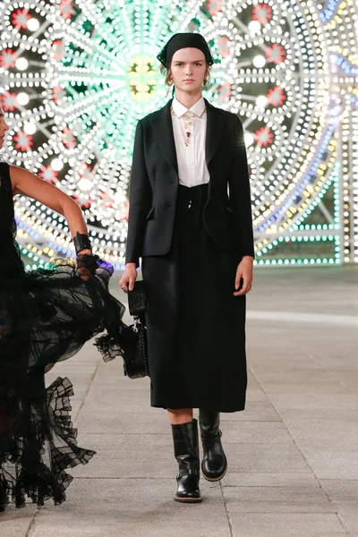 Look 68